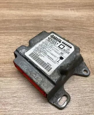 Renault Megane I Airbag control unit/module 600639400 8200117651A