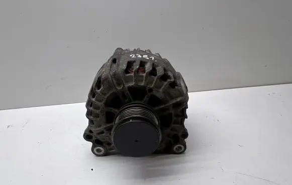 Volkswagen Golf Plus Generator/alternator 03L903023A 2608901A 111066345