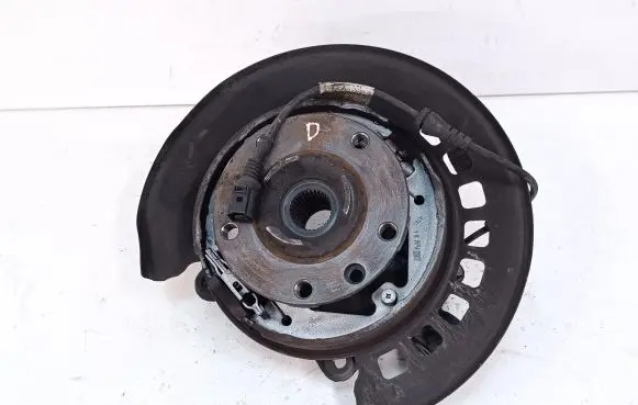Audi Q7 4L Rear wheel hub 7L8605436