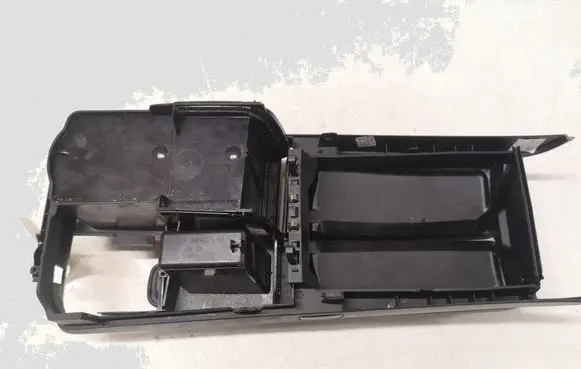 Mercedes-Benz C W204 Armrest 0005032520 0005032590 A2046801339