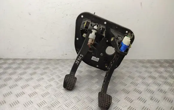 Iveco Daily 6th gen Pedal assembly 5801492032