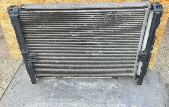 BMW 1 E82 E88 Coolant radiator 6205572 9229022