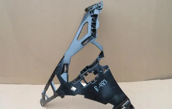 Front bumper mounting bracket