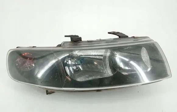 Seat Toledo II (1M) Headlight/headlamp 