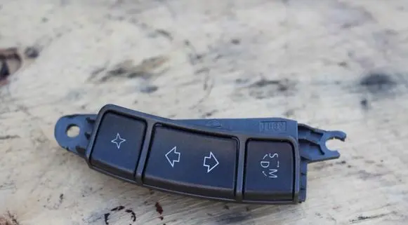 BMW 7 E65 E66 Steering wheel buttons/switches 6911586