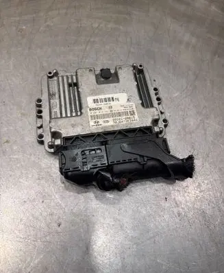 KIA Rio Engine control unit/module 391012A615 0281013149 70TPB4T2J104S