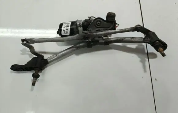 Renault Clio III Front wiper linkage and motor 579738