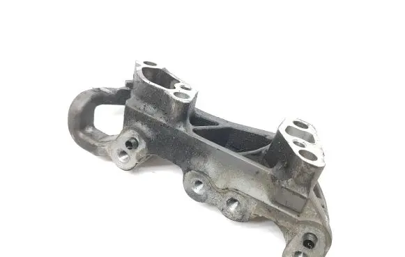 Peugeot 308 Engine mounting bracket 9673585780