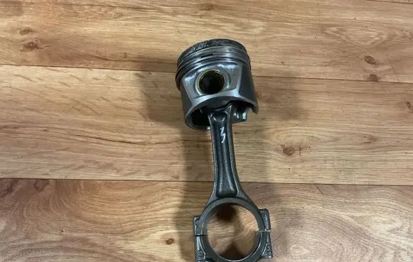Audi A4 S4 B7 8E 8H Piston with connecting rod BHS 038J