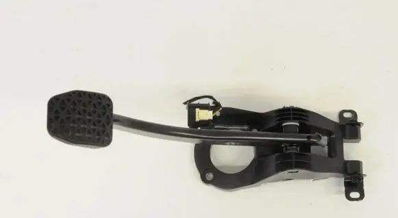 BMW 5 G30 G31 G38 Brake pedal 6799926
