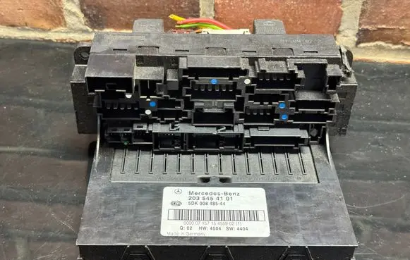 Mercedes-Benz C W203 Fuse module 2035454101 5DK00848544