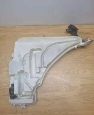 BMW 4 F32 F33 Windshield washer fluid reservoir/tank 7241671