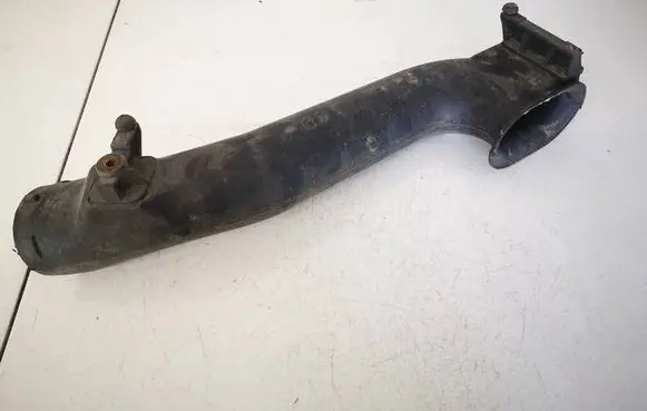 Opel Astra H Air intake hose/pipe 55351756