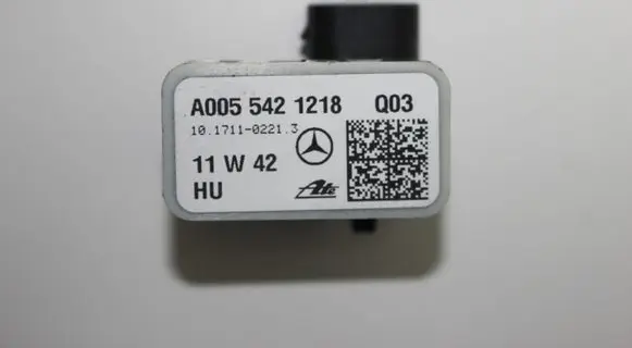 Mercedes-Benz E C207 W207 Airbag deployment crash/impact sensor A0055421218