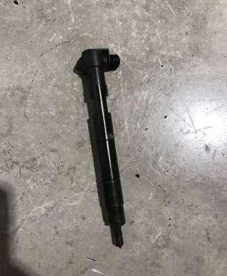 Mercedes-Benz C W204 Fuel injector A6510704987