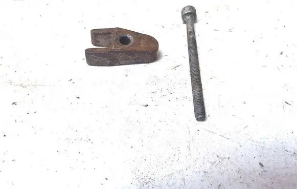 Mercedes-Benz ML W164 Fuel Injector clamp holder 