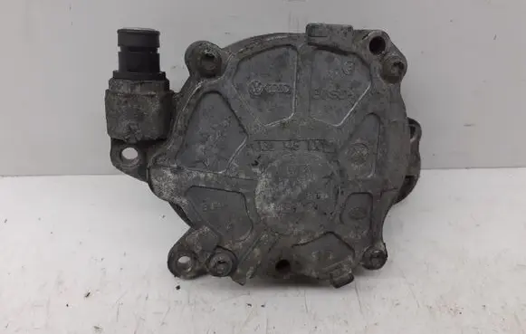 Volkswagen Touran II Vacuum pump 03L145100