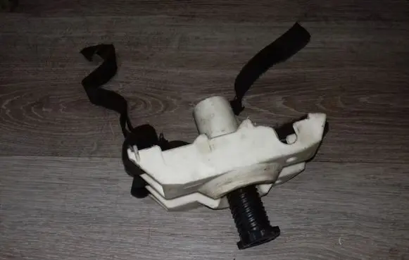Volvo V70 Spare wheel mounting bracket 8626133 9159082