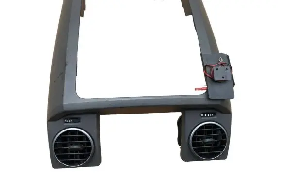 Land Rover Discovery 3 - LR3 Radio/GPS head unit trim 34182M FAE500012XXXF01 JBD500140XXXB01