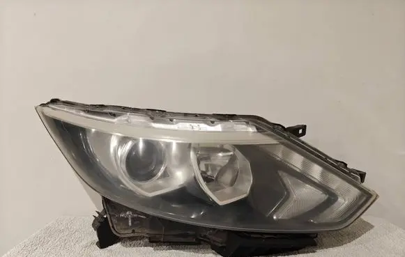 Nissan Qashqai Headlight/headlamp 10018013