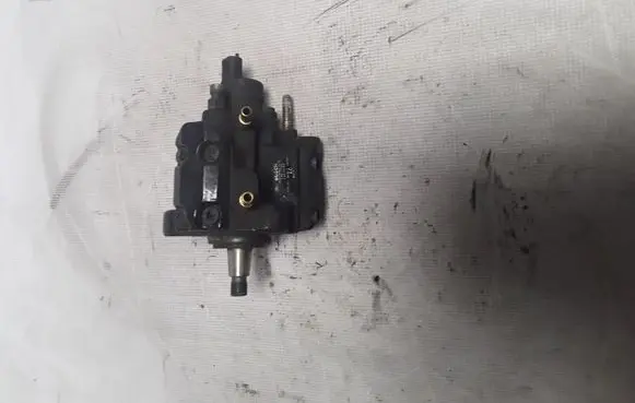 Renault Laguna II Fuel injection high pressure pump 7700111010 0445010018