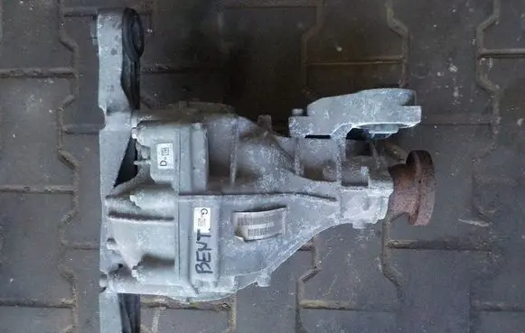 Bentley Flying Spur Rear differential 8768888