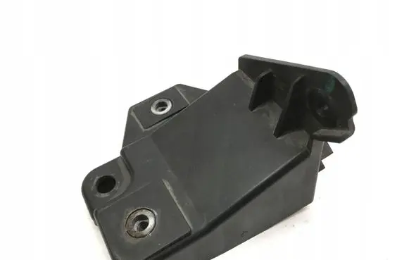 Tesla Model S Front bumper mounting bracket 106133100B
