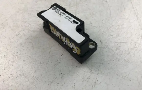 Volkswagen PASSAT B5 Other control units/modules 1J0906606N