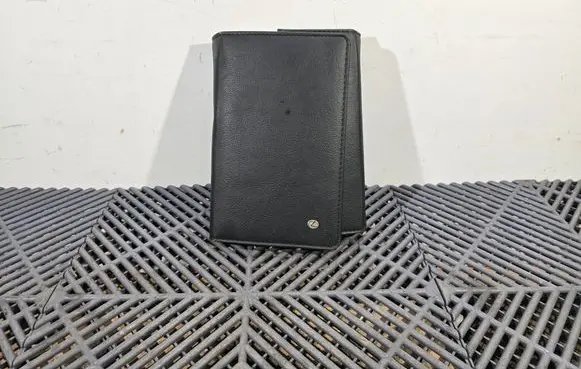 Lexus RX 330 - 350 - 400H Owners service history hand book 
