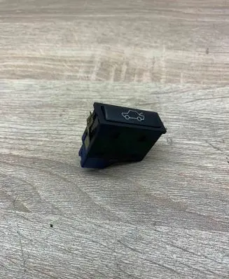 BMW 5 E39 Tailgate opening switch 8365579
