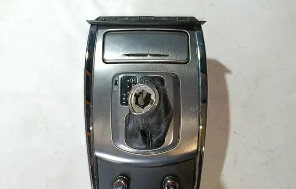 Infiniti G37 Gear shifter surround trim plastic 684SB1NF1A