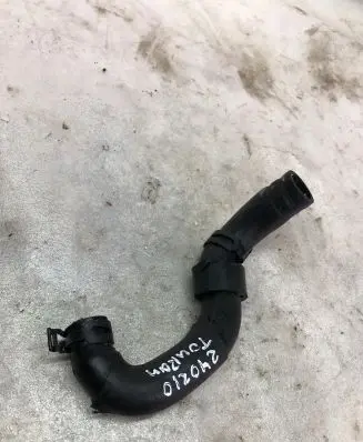 Volkswagen Touran III Engine coolant pipe/hose 04l122058d