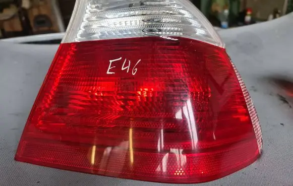 BMW 3 E46 Tail light bulb cover holder 63218383100