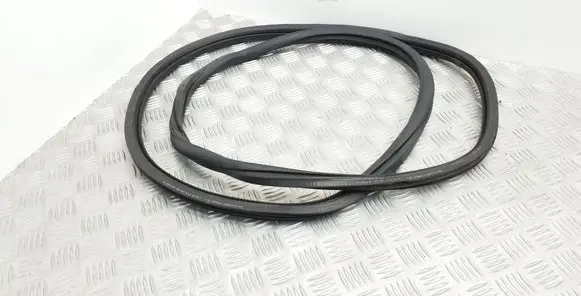 Volkswagen Golf VI Rear door rubber seal (on body) 5K6867913B