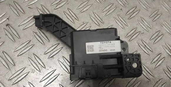 Toyota Yaris Climate control unit 86500D380
