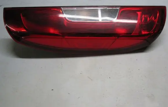 Tailgate rear/tail lights