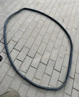 Dodge Durango III Front door rubber seal 