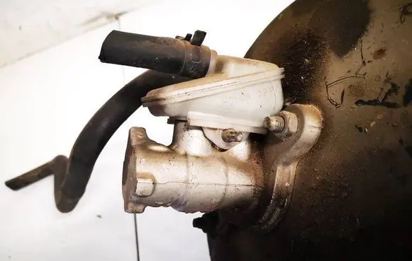 Honda CR-V Master brake cylinder 0204051557
