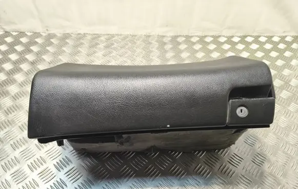 Glove box
