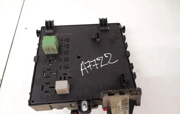 Opel Signum Fuse box set 13170890cy 13170890