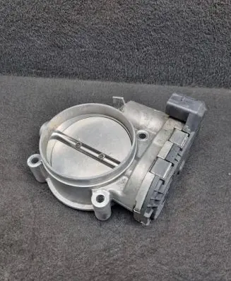 Audi RS6 C5 Throttle body valve 0280750127 077133062C