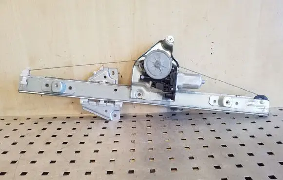 Suzuki Grand Vitara II Front door window regulator with motor 8343065J00 2621003520