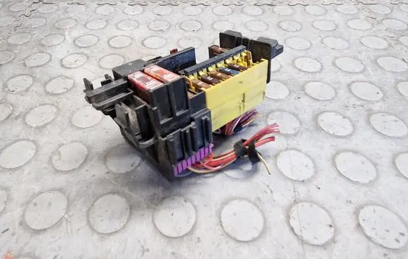 Mercedes-Benz C W205 Fuse module A2059067200