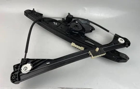 DS Automobiles 7 Crossback Front door window regulator with motor 9840197580
