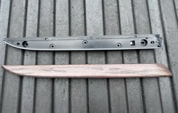 Land Rover Discovery 5 Other front door trim element HY32237B75 L0270907AA01