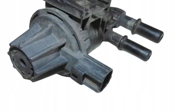 Ford Focus Electromagnetic valve 7U5A9G641DA