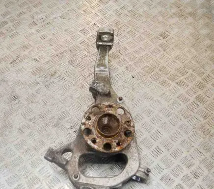 Front wheel hub