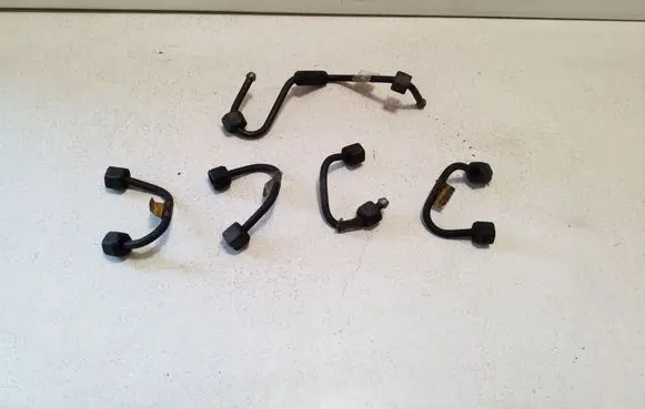 Suzuki Grand Vitara II Fuel injector supply line/pipe 