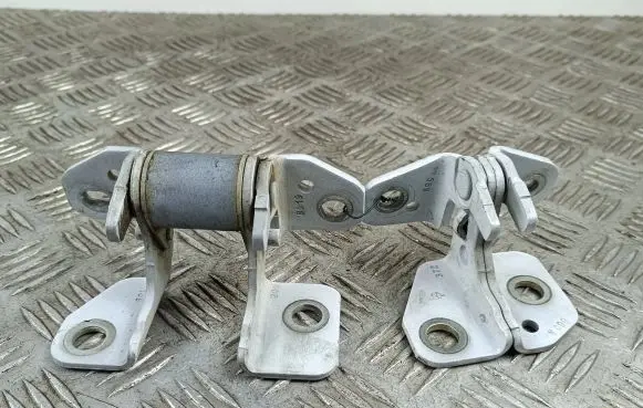 Dodge Durango Front door hinge set 