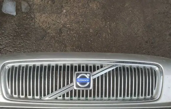 Volvo S60 Front grill 